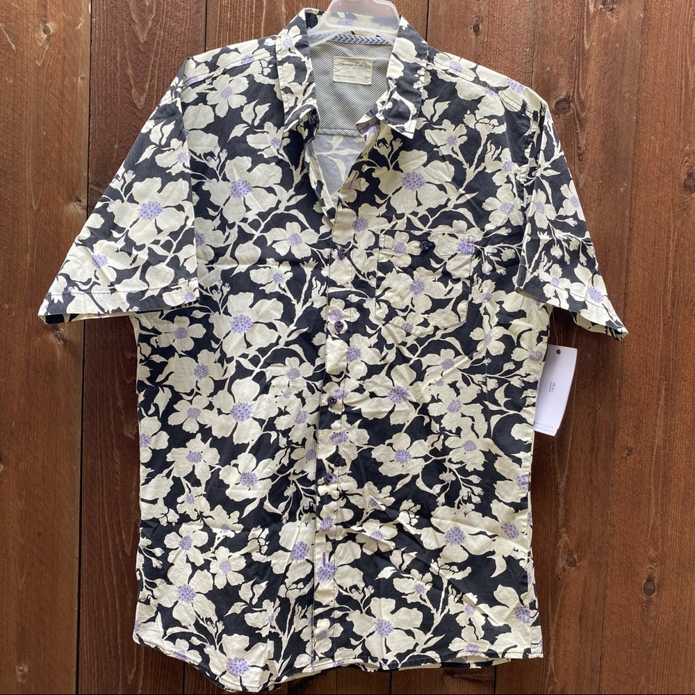 Sovereign Code men’s short sleeve button down, size XL